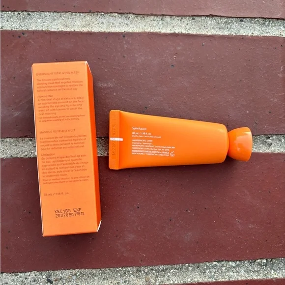 Sulwhasoo Overnight Vitalizing Mask 35ml - Picture 2 of 2